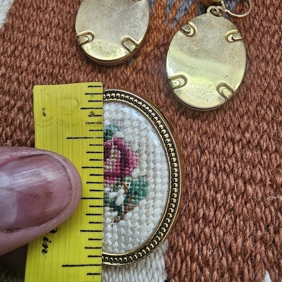 Vintage Needlepoint Cottagecore Flower Floral Earrings & Brooch Set - Picture 7 of 8